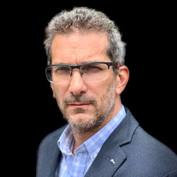 Dr. Martín Buncuga